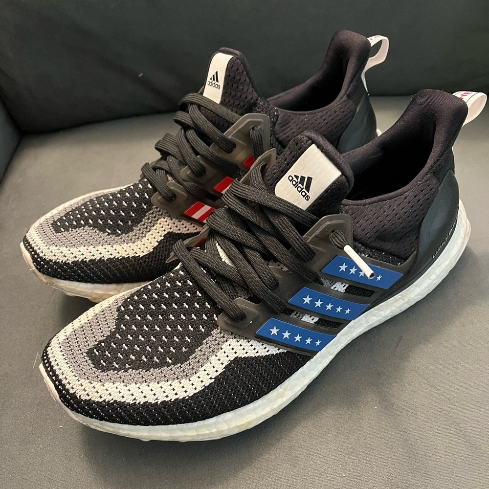 Adidas Ultraboost Sneakers Men's 8.5 Black USA Flag Lace Up Stars & Stripes*